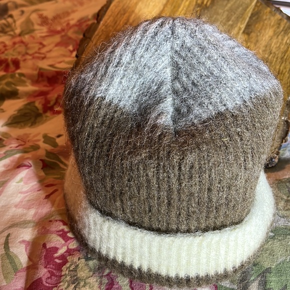 Vintage Icelandic Wool Hat Size OSFA
Striped Colorblock Ribbed Quiet Luxury NEW main image 12